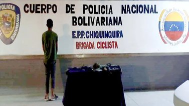PNB detiene a un hombre por uso indebido de indumentaria militar