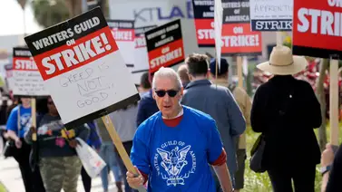 Guionistas de Hollywood en huelga valoran nuevas propuestas Guionistas de Hollywood en huelga valoran nuevas propuestas