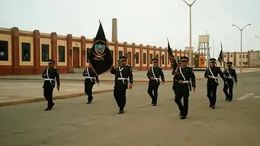 ¡Aberrante! Colegio militar obligó a sus estudiantes menores de edad a formarse desnudos ¡Aberrante! Colegio militar obligó a sus estudiantes menores de edad a formarse desnudos