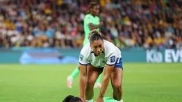 La FIFA sanciona a esta jugadora inglesa tras propinar un pisotón en el Mundial Femenino