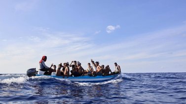 Tragedia en isla italiana de Lampedusa: Naufragio cobra varias vidas