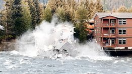 Alaska en emergencia: Ruptura de glaciar causa estragos (+Video)