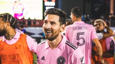 ¡Otra función del "10″! Messi marca un doblete y el Inter Miami avanza en la Leagues Cup