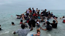 Recuperan ocho cuerpos de migrantes frente a la costa de este país