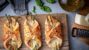 Pañuelos de hojaldre con espárragos Pañuelos de hojaldre con espárragos