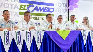 Bertucci juramentó estructuras de El Cambio