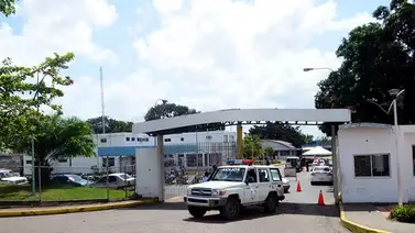 Delincuente dispara contra patrulla de policía en plena vía pública (+Video) Delincuente dispara contra patrulla de policía en plena vía pública (+Video)
