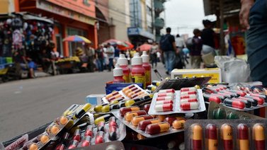 PELIGRO: Alertan sobre gravísimos riesgos por compra de medicinas en la calle