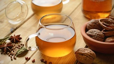 ¿Qué propiedades hay en una taza de té de nuez?