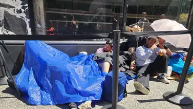 ¡LO ÚLTIMO! Migrantes duermen en calles y buses de Nueva York ¡LO ÚLTIMO! Migrantes duermen en calles y buses de Nueva York