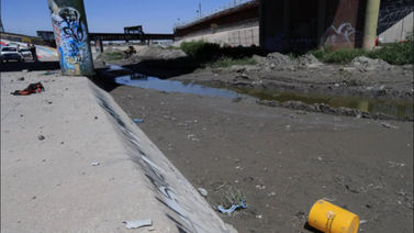 Autoridades limpian el Río Bravo de basura dejada por migrantes