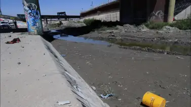 Autoridades limpian el Río Bravo de basura dejada por migrantes Autoridades limpian el Río Bravo de basura dejada por migrantes