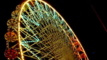 Reportan el desplome de una atracción en parque de diversiones Reportan el desplome de una atracción en parque de diversiones