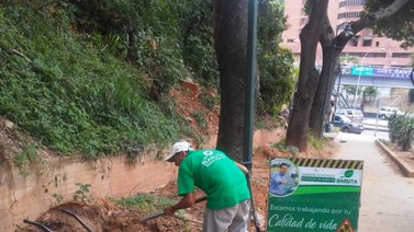 Desmalezamiento y retiro de sedimentos en Baruta