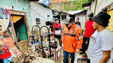 Lacava visitó comunidades afectadas por las fuertes lluvias