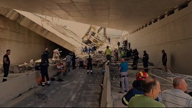 ¡Lamentable! Un muerto y varios heridos por el colapso de un puente
