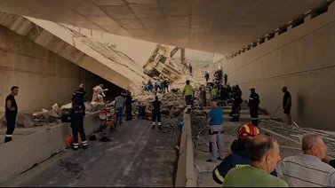¡Lamentable! Un muerto y varios heridos por el colapso de un puente