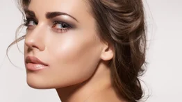 Lo que debes usar de maquillaje para no lucir cansada