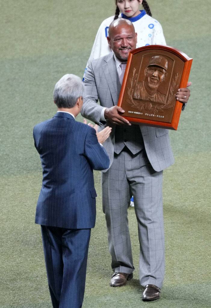 OFICIAL: Alex Ramírez, exaltado al Salón de la Fama del Beisbol Japonés ¡Arigato!