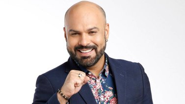 Omar Enrique se encontró con reconocido actor en hotel de París (+Foto)