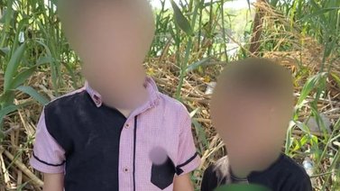 Hallan a dos niños migrantes abandonados por coyotes
