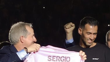¡Surrealista! La MLS confunde a Sergio Busquets con este jugador al momento de anunciar su fichaje