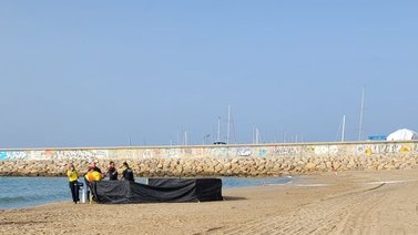 ¡Tragedia! encontraron a un niño sin vida en la orilla de una playa en España