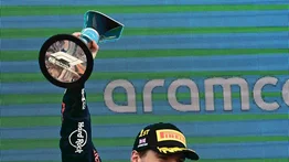 Verstappen se luce en GP de Gran Bretaña y apunta al tercer título consecutivo