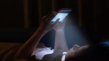 La luz del celular perjudica la piel La luz del celular perjudica la piel