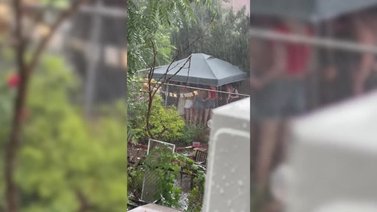 Esta ráfaga de viento acabó con una fiesta (+Video)