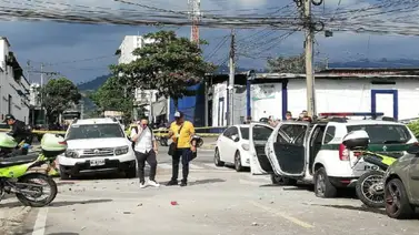 ¡Vieron de cerca a la muerte! Fuerte explosión dejó a cinco policías heridos ¡Vieron de cerca a la muerte! Fuerte explosión dejó a cinco policías heridos