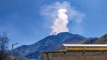 Alarma en Perú | Autoridades se alistan para evacuar a la población por el volcán Ubinas Alarma en Perú | Autoridades se alistan para evacuar a la población por el volcán Ubinas