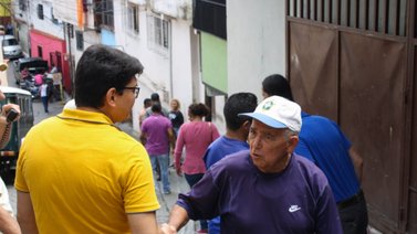 César Almeida se reunió con vecinos de Caracas y Miranda