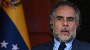 AHORA| Reaparece Armando Benedetti y aclara si deja o no su cargo