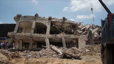 Reportan varias víctimas tras derrumbe de un edificio en Egipto