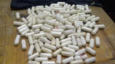 Condenan a diez años de cárcel a una mujer por introducir dediles de cocaína en su cuerpo Condenan a diez años de cárcel a una mujer por introducir dediles de cocaína en su cuerpo