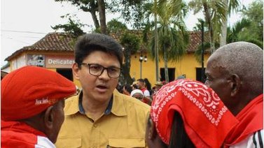 César Almeida recorrió Curiepe y escuchó a sus pobladores
