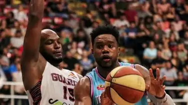 ¡Ahí viene el "Expreso! Trotamundos se mantiene con vida en las Finales de la Superliga Profesional de Baloncesto ¡Ahí viene el "Expreso! Trotamundos se mantiene con vida en las Finales de la Superliga Profesional de Baloncesto