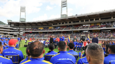 Maduro ordena recuperar todos los estadios deportivos del país