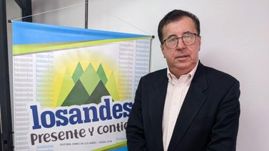 César Pérez Vivas formalizó su candidatura a la primaria
