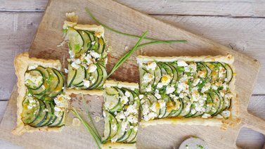 Tartaleta griega de pasta filo con yogur y calabacín