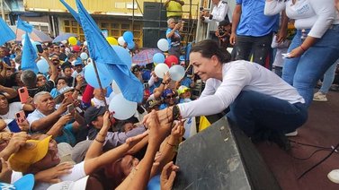 María Corina Machado: Hacer las primarias sin CNE es un paso histórico