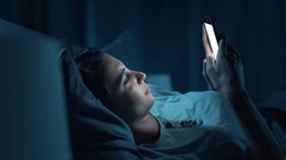 ¿Conoces qué es la nomofobia? Estos son los riesgos del miedo irracional a quedarse sin cobertura en el celular