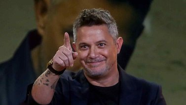 ¿Será que así se le pasa la tristeza a Alejandro Sanz?