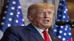 Trump abandona los tribunales tras ser procesado por 37 cargos