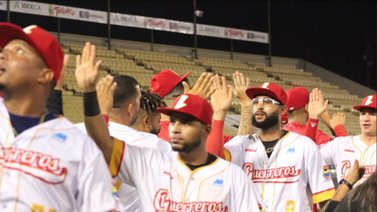 ¡Como todos unos Guerreros! Lara doblegó a Centauros para ganarles el primero