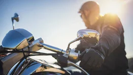 No te puedes perder el asombroso salto de un motociclista (+Video)