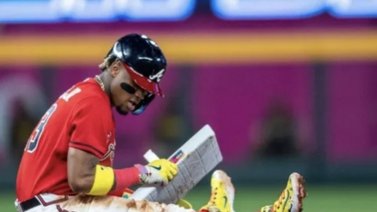 ¡Está volando! Ronald Acuña Jr. se roba dos bases más y alcanza esta cantidad