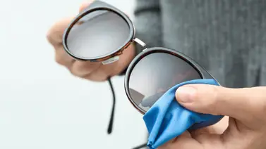 Cómo limpiar los lentes de sol de forma correcta Cómo limpiar los lentes de sol de forma correcta