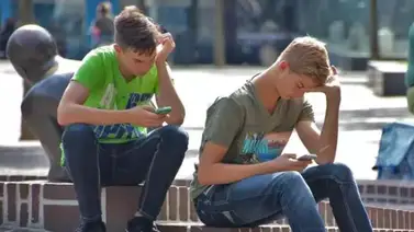 Padres y profesores irlandeses pactan sobre el uso de smartphones Padres y profesores irlandeses pactan sobre el uso de smartphones